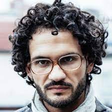 Pin By Ron Hyman On Men With Curls And Men Fashion Curly Hair Styles Medium Length Curly Hair Mens Hairstyles