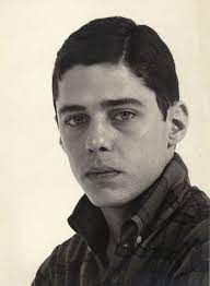 Francisco buarque de hollanda (río de janeiro, 19 de junio de 1944), más conocido como chico buarque, es un poeta, cantante, guitarrista, compositor, dramaturgo y novelista brasileño. Ensaio Fotografico 1968 Chico Buarque De Holanda Musicas Mpb Cantores