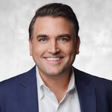 Welcoming Bond Vet to Lakeview…Thanks to Lauren Michelle Heuser (hoi'-zər),  Danielle Stiefel, Allison Schull Turner, Cassie Durand, Todd Siegel,  Kimberly Wiskup, Gianna Bianconi and CBRE Retail…