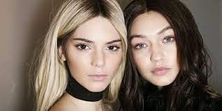 Tout Savoir Sur La Coloration Sans Ammoniaque Maquiller Ses Sourcils Couleur De Cheveux Naturelle Coiffure Cheveux Naturels
