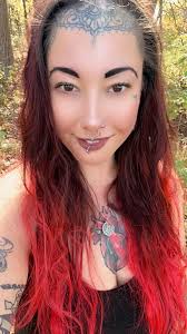 Who can create a realistic tattoo of brown whorls