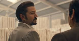 Clavel forced guadalupe to withdraw us$7 million from a bank account and later decapitated her and shipped her head back to palma. Narcos Mexico Alle Infos Zu Staffel 2