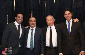 .وزوجته وأولاده فضيلة الشيخ سؤالي هو زوجة تعيش في بلد أجنبي منذ 6سنوات هي وزوجها وأطفالها الثلاثة وهي مدة هذه السنين عندما يأتي عيد الفطر ويخرج الناس زكاة الفطر يقوم زوجها بإخبار أمه أي والدته التي تسكن في بلد مسلم أن تخرج الزكاة عنه وعن زوجته وأولاده لكي. Ø¨Ø§Ù„ØµÙˆØ± Ø£Ø­Ù…Ø¯ Ø£Ø¨Ùˆ Ù‡Ø´ÙŠÙ…Ø© ÙˆÙ…Ø­Ù…Ø¯ Ø§Ù„Ø£Ù…ÙŠÙ† ÙˆÙˆÙ„ÙŠØ¯ Ø§Ù„Ø¹ÙŠØ³ÙˆÙ‰ ÙŠØµÙ„ÙˆÙ† Ø­ÙÙ„ Ø¨Ø±ÙˆÙ…ÙˆÙ…ÙŠØ¯ÙŠØ§ Ø§Ù„ÙŠÙˆÙ… Ø§Ù„Ø³Ø§Ø¨Ø¹