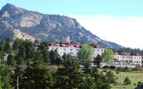 Das stanley hotel ist ein einzigartig gestalteter veranstaltungsort in den ausläufern der rocky mountains im estes park, colorado. Die Welt Der Drehorte Eine Nacht Im Shining Hotel