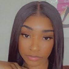 Eva Williams's Instagram, Twitter & Facebook