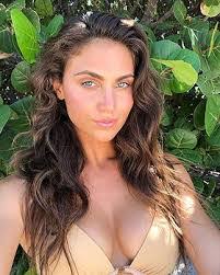 Stephanie Rayner's Instagram, Twitter & Facebook