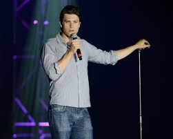 Writer michael che had to look that up. Saturday Night Live Moves Young Comic Colin Jost Into A Weekend Update Anchor Chair New York Daily News
