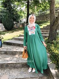 Robali Elbise Kalip Uygulamasi Nebihan Akca Moda Stilleri Elbise Elbise Modelleri