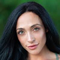 Kate Logrande's Instagram, Twitter & Facebook