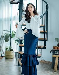 Zul ariffin, intan najuwa, tiz zaqyah, aleza shadan, rahhim omar, hilal azman, sharifah haslinda, adeline tsen zul ariffin pandai memujuk intan najuwa. Gambar Intan Najwa Dan Zul Ariffin Nuring