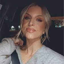 Bernice Billinger's Instagram, Twitter & Facebook