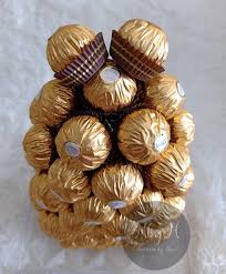 Ferrero rocher ofrece una experiencia de sabores única: Tutorial Simple Ferrero Rocher Tower Untuk Hantaran Kahwin Nampak Mahal Eksklusif