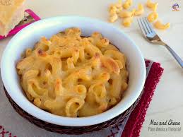 Per preparare la ricetta maccheroni al formaggio inizia a tagliare 250 g di fontina e 250 g di emmentaler in piccoli pezzi, privandoli della. Mac And Cheese Maccheroni Al Formaggio Gratinati Pane Amore E Fantasia