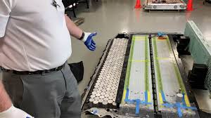 Tesla S 4680 Cell Is A Stroke Of Genius Sandy Munro Battery Day Part 3 In 2020 Tesla Tesla S Tesla Model X