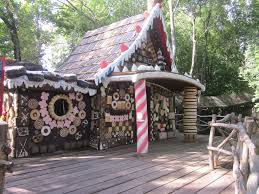 Bild Hexenhaus Zu Filmpark Babelsberg In Potsdam Hexenhaus Haus Lebkuchenhaus