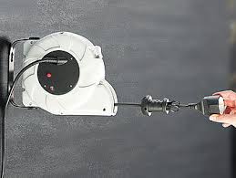 Die sicherheitsstandards haben sich seit den. Revolt Kabelaufroller 9 Meter Kabeltrommel Zur Festmontage An Wand Decke Kabeltrommel Selbsteinzug