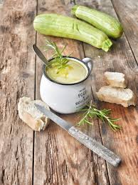 Soupe De Courgettes Au Romarin Recette Soupe Courgette Recettes De Cuisine Recette Soupe