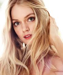 Bleach is basically a very potent chemical that strips hair of natural or artificial pigment. Best Bleach Blonde Hair Color Salon Nyc Highlights Or Double Process Fine Artistik Salon