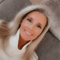 Molly Leone's Instagram, Twitter & Facebook