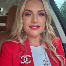 Hi I need a relator, based in Denver Colorado that can help me find a  rental (house) for a client! Please message me for details 7206219243 TIA!  🙂