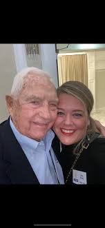 Kara (Cox) Ditzel (@KaraDitzel)