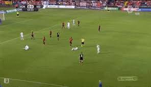Encuentra este pin y muchos más en las reglas del futbol, de enrpaspen. Best Tarjeta Roja Gifs Gfycat