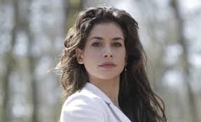 Un video diventato virale conferma che la terza stagione ci sarà e che, come protagonista, i telespettatori. Rosy Abate 2019 La Serie Canale 5 Trama Cast Streaming Replica