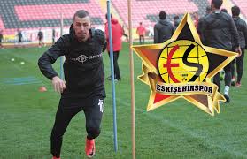 Forvet pozisyonunda görev almakta olup, süper lig ekiplerinden mke ankaragücü'nde oynamaktadır. Emre Gural Sans Bekliyor