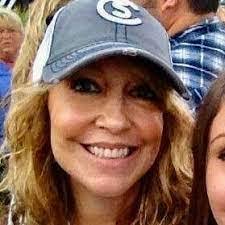 Paulette Mcginnis's Instagram, Twitter & Facebook