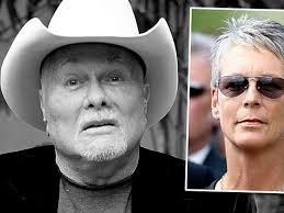 Known as a scream queen, she has starred in the halloween films, as well as the fog, terror jamie lee is the daughter of actors tony curtis (born bernard schwartz) and janet leigh (born janett helen morrison). Tony Curtis Er Hat Seine Kinder Enterbt Bunte De