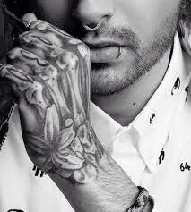 This also includes planning and secrecy heidi klum & tom kaulitz: Pin By Bianca Costache On Tokio Hotel Bill Kaulitz Bill Kaulitz Aesthetic Pictures Portrait Tattoo