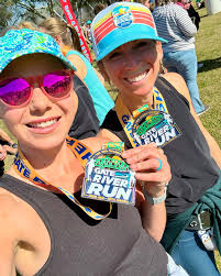 🫧DIY Sugar Scrub Measure with your heart a combination of raw sugar and  melted coconut oil to your desired level of exfoliant. Add essential oils  of preference for scent. #Sugarscrub #diysugarscrub #diygiftideas #