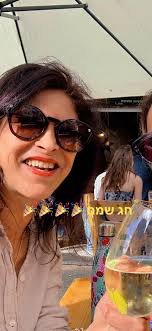 זה הזמן לחיות*