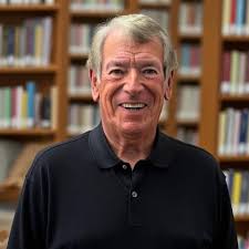 Howard Smith discusses and signs "My Friend Johnny: The Last 20 Years of a  Beautiful Life with Johnny Carson and Friends".