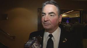 Springfield mayor offers to help communication director