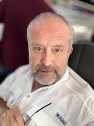 Si has podido con todo, si has superado cada obstáculo y has salido  adelante en cada prueba, ¿cómo dudas de ti? Si has enfrentado tus miedos y  has vencido cada batalla, ¿cómo