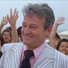 His fashion choices alone are the reason Mayor Larry Vaughn should have  been eaten by the shark. Am I right?