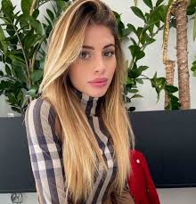 Chiara nasti, il tattoo dell'influencer fa discutere: Chiara Nasti Innamorata Del Suo Amico Omosessuale Amami Per Favore