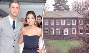 They have 2 children, teddy (7) and ella selina (6). Eastenders Jacqueline Jossa Weds Dan Osborne In Lavish Ceremony At Gary Barlow S Ex Home Celebrity News Showbiz Tv Express Co Uk