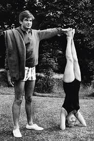 Olivia De Havilland Is One Of The Many Screen Stars Who Follow Yoga Exercise To Keep Young And Vital She Is Pictured Yoga Photos De Havilland How To Do Yoga
