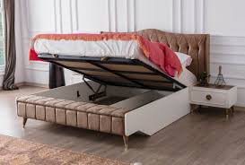Das bett pinea fasziniert mit zeitlosem, hellem design. Grosses Stauraumbett Mit Sitzbank Boston In Creme Moebel Lux De