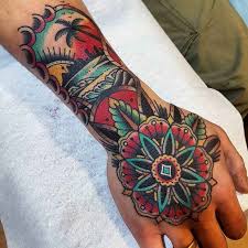 Hand Tattoo Neo Traditional Style Sea Shore Tatuajes Tradicionales Diseno De Tatuaje Tradicional Tatuaje De Halcon