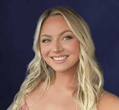 Lexi Bender's Instagram, Twitter & Facebook