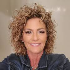 Kristi Hewuse, Realtor