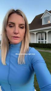 Kat Roberts (@katroberts_emtota)