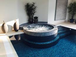 Pool is out of service. Spa Pool Hot Tub Jacuzzi What S The Difference