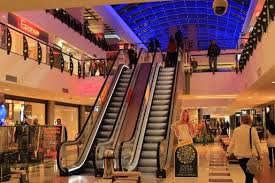 The center includes around 90 stores and a multiplex with eight screens. Lc Waikiki Èi English Home Deschid Magazine In Arena Mall BacÄu Profit Ro