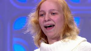 Seit jahren versucht sich die sängerin claudia bei «dsds». Dsds Deutschland Sucht Den Superstar Ungebremste Freude Bei Claudia I Will Always Love You Und Mariannes Hit Er Gehort Zu Mir Sollen Die Jury Uberzeugen Leider Ging Der Versuch Nach