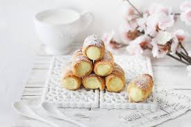 Per fare la crema pasticcera, servono: Cannoncini Alla Crema La Tana Del Coniglio