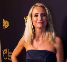 Bekijk meer ideeën over vrouw, vrouwen zwempakken, mooie vrouw. Dionne Stax Celebsnl